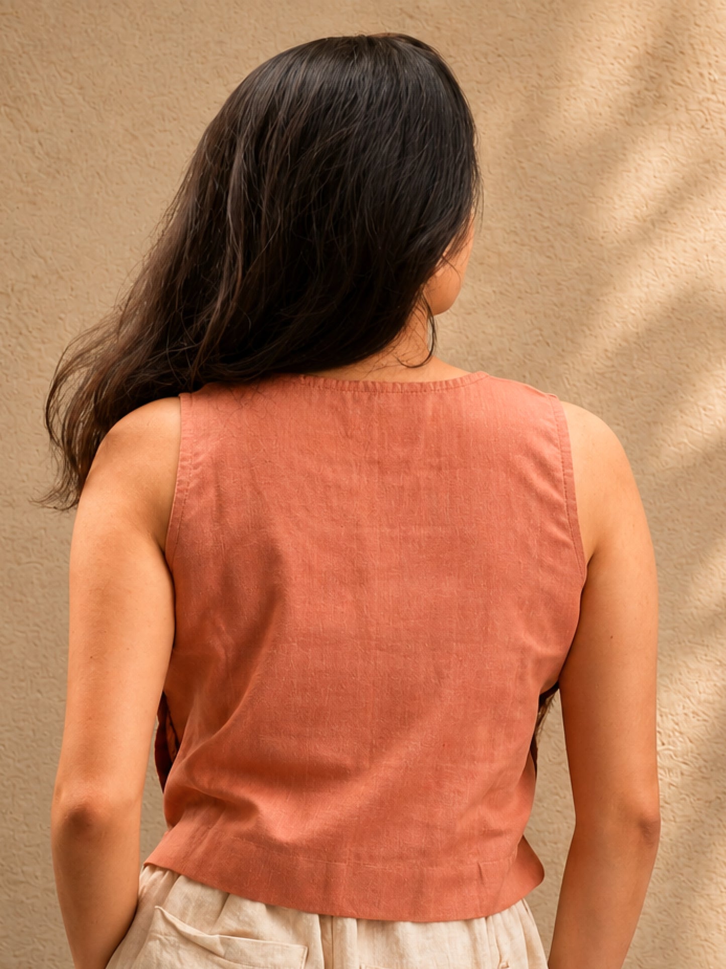 "Mitti" - Crop top with button accents