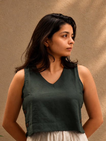 "Aaranya" - Crop top with button accents